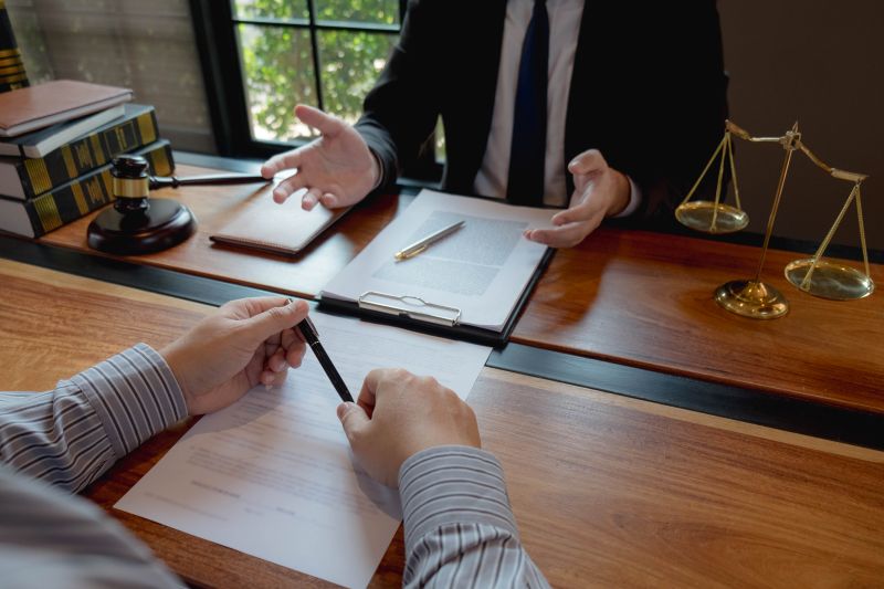 Los Angeles Mediation Attorney Settles Legal Conflicts